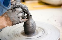 Lire la suite : Poterie en grès et raku